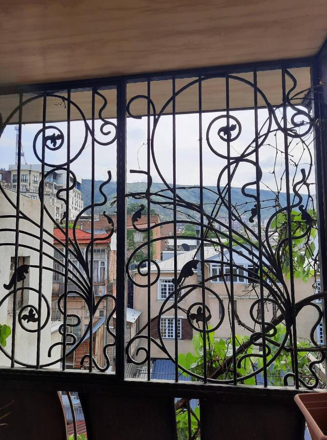 Tbilisi Philharmonia Apartment Bagian luar foto
