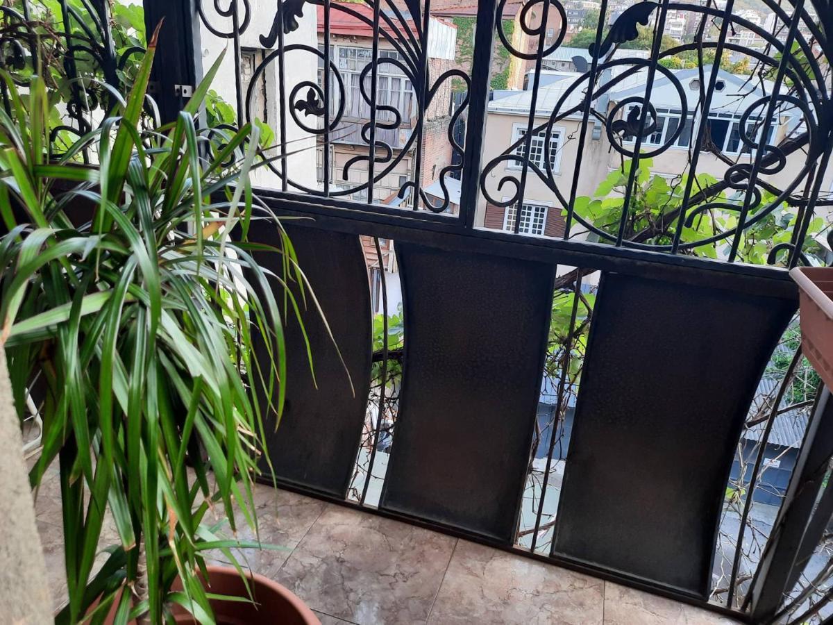 Tbilisi Philharmonia Apartment Bagian luar foto